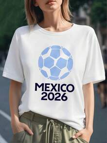 Balón azul con texto MEXICO 2026 que simboliza la pasión por el fútbol y la unión entre culturas para celebrar el torneo mundial camiseta para mujer 100% algodón - Negro - Ver 1