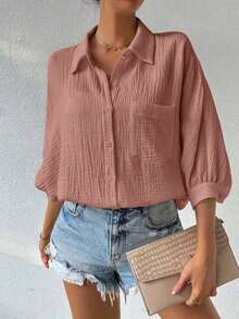 Camisa de mujer minimalista y casual de unicolor con botones delanteros, textura y hombros caídos - Rosa - Ver 6
