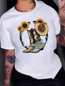 Cowboy Boots Surrounded By Sunflowers And A Hat Reflecting Freedom, Strength, And A Connection With Nature, Celebrating The Spirit Of The Countryside And The Beauty Of A Sunny Day. A Modern, Comfortable, Casual Women's T-Shirt For Everyday Wear. - 白色 - 查看 8