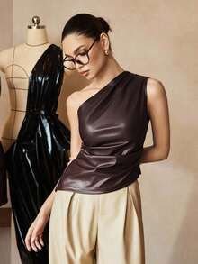 Top de mujer de un solo hombro de PU con plisados en la cintura color borgoña, top estilizador de la cintura para mujeres - Marrón 2 - Ver 1