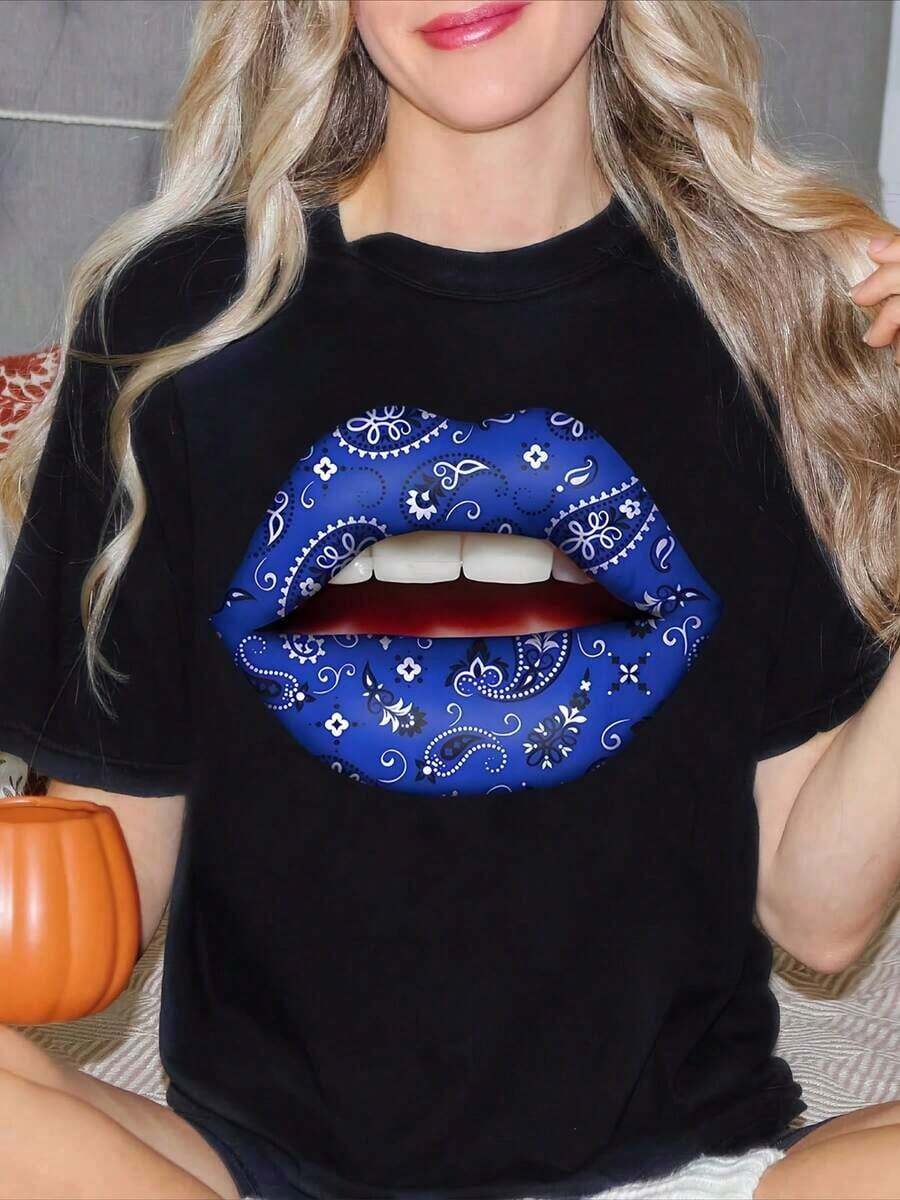 Camiseta de algodón con cuello redondo y estampado de labios estilo bandana azul para mujer, de estilo vintage, con telas suaves y cómodas, sencilla y a la moda, adecuada para ropa deportiva de verano para mujer, suave y ligera, regalo perfecto para un amigo o familiar. Adecuada para primavera, verano y otoño. - Negro - Ver 1