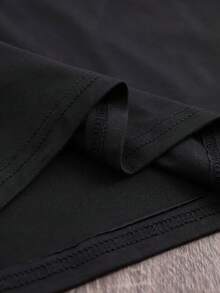 Camiseta de corte regular con estampado de fibra para mujer, camiseta de moda de manga corta con cuello redondo para primavera/verano, top casual de moda, atuendo diario casual de verano. - Negro - Ver 5