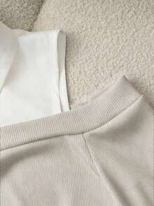 Blusa minimalista francesa de 2 en 1 con hombros descubiertos y mangas abullonadas, en contraste de color clásico negro y blanco para mujeres - Gris - Ver 3