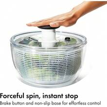 OXO Good Grips Salad Spinner 6.22 Quart Capacity Lettuce Spinner Fruit Washer Washing Bowl With Strainer Vegetable Cleaner - 白色的 - 查看 2