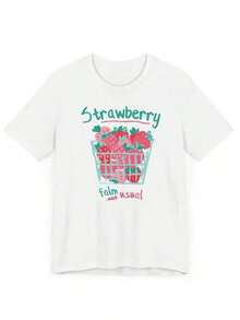 Nueva Colección Primavera/Verano 2026: Ropa Elegante de Mujer con Hombros Descubiertos, Sexy, Estilo K-Pop, Camiseta de Manga Corta para Mujer, Diseño Divertido con Patrón de "Strawberry""Farm Not Usual", Ropa Casual Diaria Transpirable y Cómoda - Blanco - Ver 1