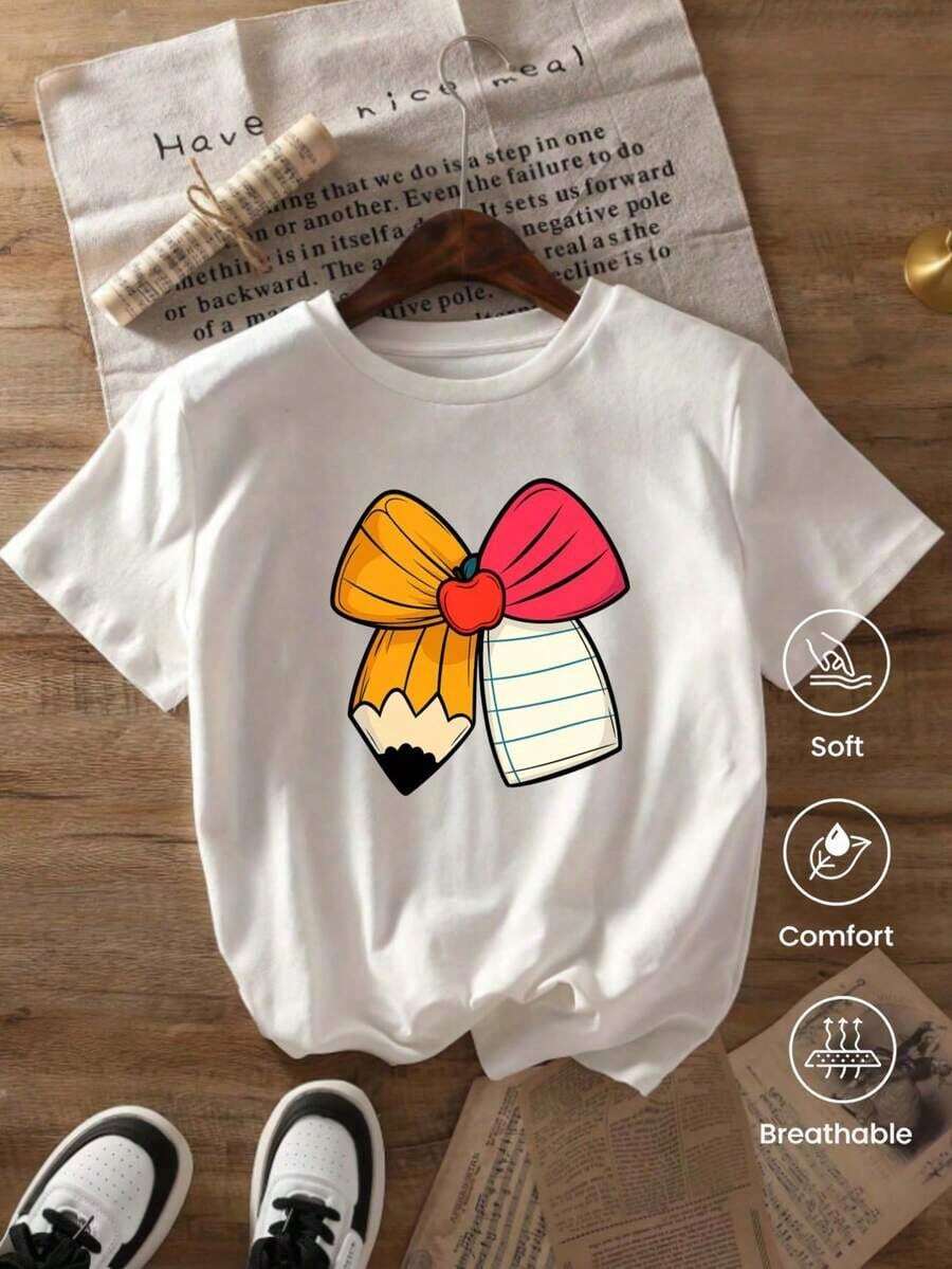 Camiseta de cuello redondo y mangas cortas de ropa fashion, fabricada en México, para la temporada primavera-verano 2025. Con estampado de dibujos animados, es un modelo de pareja, apta para usar tanto por dentro como por fuera, ideal para oficina y estilo casual, diseñada para hombres y mujeres, en unidad individual. - Blanco - Ver 1