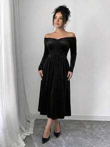 Long-Sleeved Fitted High-Waisted Dress With Strapless Neckline And Solid Color - 黑色 - 查看 1