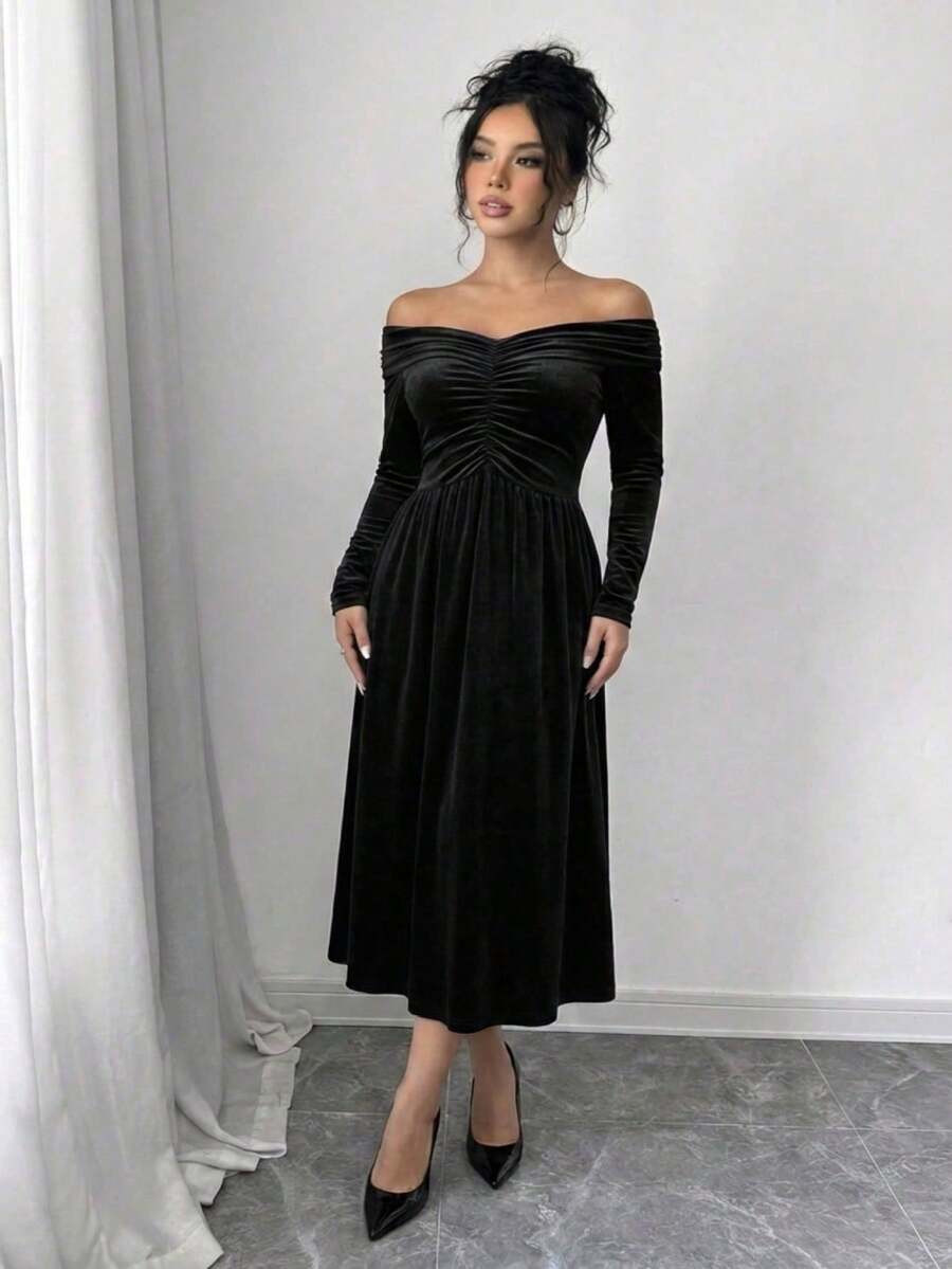 Long-Sleeved Fitted High-Waisted Dress With Strapless Neckline And Solid Color - 黑色 - 查看 1