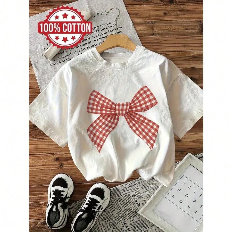 Camiseta de manga corta para mujer, 100% algodón, con estampado gráfico de lazo rojo a cuadros, estilo coqueta, suave y casual, ideal para atuendos de verano diarios. - Blanco - Ver 1