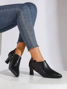 Women's Crocodile Embossed Ankle Boots, Wave Cut Pointed Toe Booties, Fashion High Heel Dress Shoes With Contrast Trim - 黑色 - 查看 3