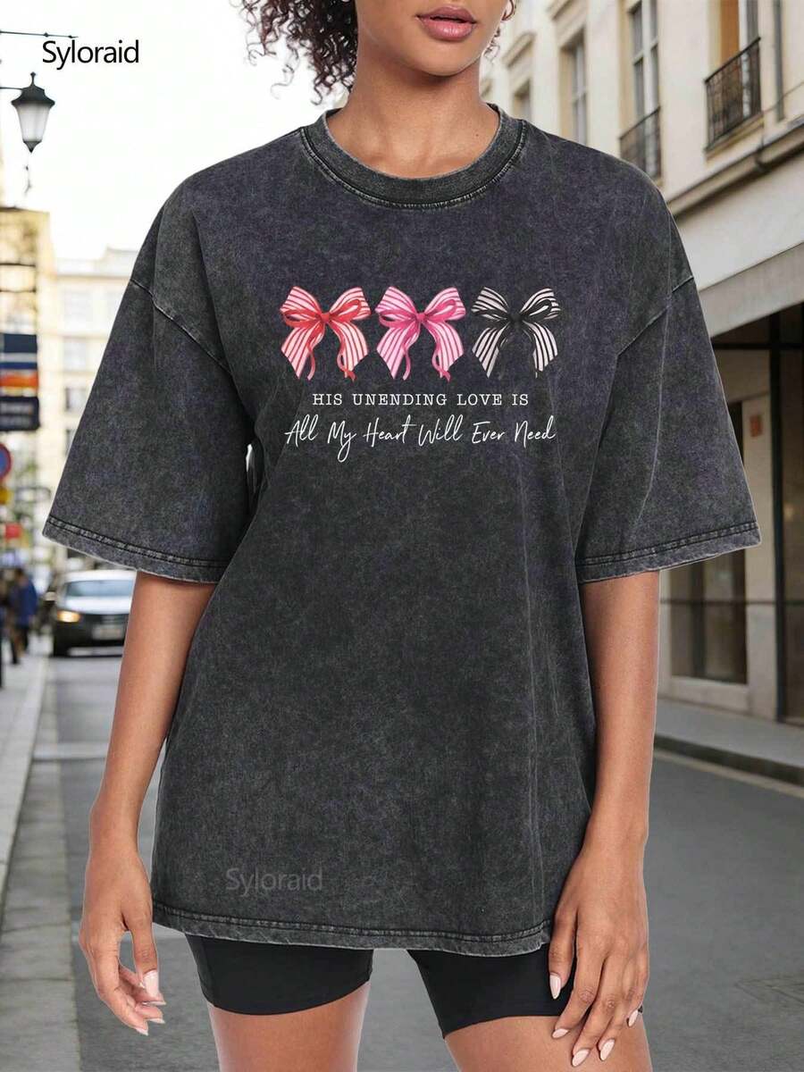 1 camiseta vintage lavada, con estampado de la frase "Su Amor Infinito" para el Día de San Valentín, camiseta cristiana con lazo, de manga corta, unisex, de estilo casual y a la moda para el verano, cómoda e ideal para regalar, 180g 100% algodón. - Negro - Ver 1
