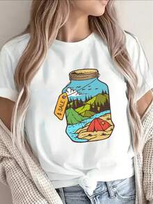 Camiseta de manga corta para mujer, con un estampado de una escena de camping con un tarro, sobre un fondo negro, diseñada para aventuras al aire libre y uso casual, con un ajuste cómodo y material ligero, perfecta para el uso diario o para viajes. - Blanco - Ver 1