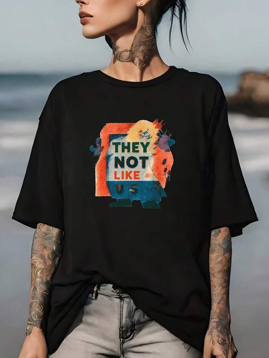 Camiseta súper suave de 180 g para mujer "They Are Different" – el regalo perfecto para amigos y familiares, una opción de diseño única para festivales de música de verano y eventos de team-building. - Negro - Ver 1