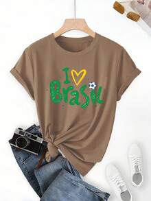 Corte regular con estampado de fútbol "I love Brazil", con colores brillantes y un diseño vibrante. Camiseta deportiva de moda para mujer con estampado único, cuello redondo y manga corta, cómoda para el uso diario casual de verano. - Blanco - Ver 7