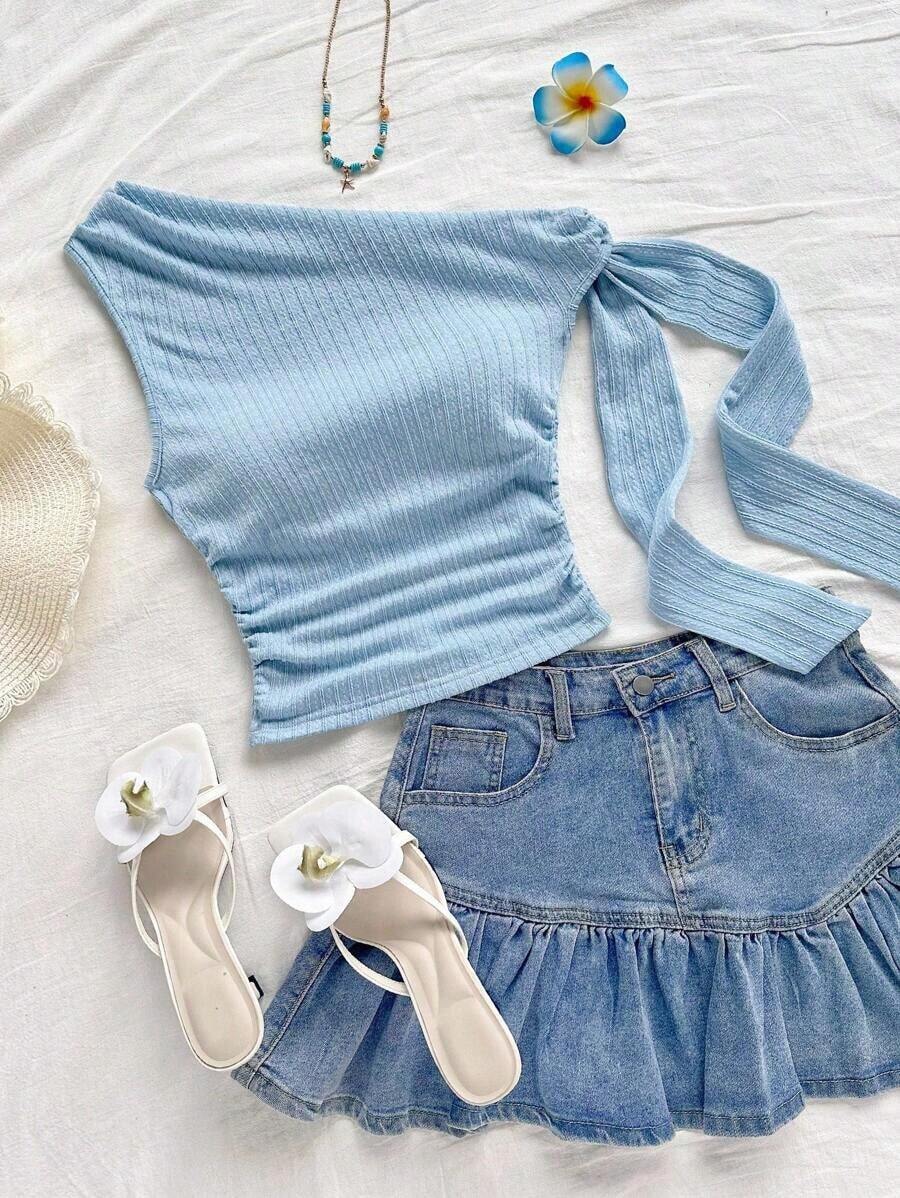 Top de mujer de color amarillo claro con tirantes asimétricos y hombros atados, fluido y ajustado, adecuado para fiesta, vacaciones, festival de música, estilo bohemio, cita de vacaciones, té de la tarde - Celeste 2 - Ver 1