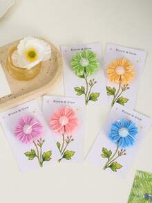 Each Set Contains 2 Items. The Set Includes A Small Daisy Scented Candle And A Card. This Is A Scented Candle And Card Set, Suitable For Home Decoration, Valentine's Day Gifts, And As A Gift For Friends - Daisy Scented Candle Flower Card - View 1