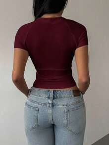 Top corto ajustado de mujer con cuello convertible de punto de unicolor - Burdeos - Ver 2