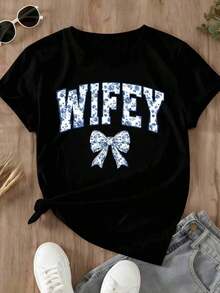 Camiseta de manga corta para el Día de San Valentín, para mujer, con cuello redondo, estampado floral con lazo, atuendo casual para parejas, para citas nocturnas de verano. - Negro - Ver 2