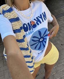 Women's MYKONOS Greek Island Sunflower Letter Print Short Sleeve T-Shirt, Retro Vacation Style Casual Top, Loose Fit Slimming Comfortable Breathable American Retro Boho Relaxed Style, Women's T-Shirt, Perfect for Beach Vacation/Summer Outing/Yacht Trip/Girls' Gathering/Daily Commute/Music Festival/Summer Outfits - Blanco - Ver 1