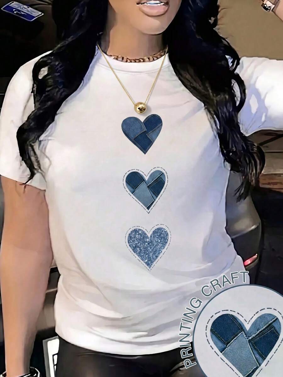 Camiseta informal de manga corta y cuello redondo para mujer con estampado de corazón en patchwork vaquero. Top de poliéster bonito para looks de diario. - Blanco - Ver 1