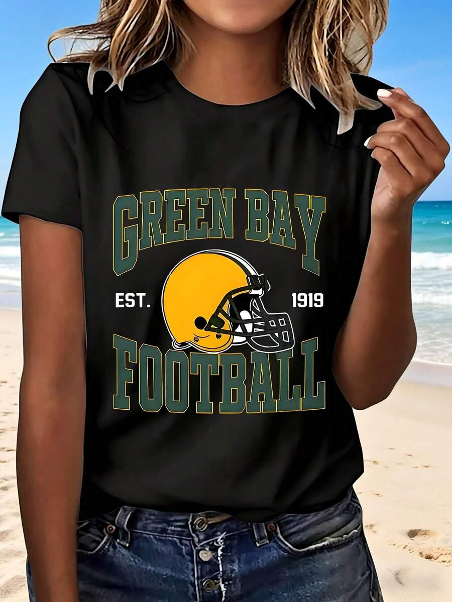 Green Bay Football T-Shirt With Classic Helmet Design Fashionable Casual Wear For Beach Outings And Everyday Use Perfect Gift For Sports Fans - Negro - Ver 1