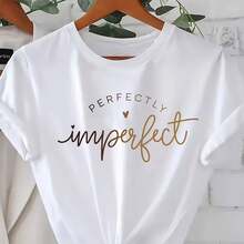 Women's Plus Size Oversized T-Shirt "The Perfect Imperfection" - Round Neck, Short Sleeve, Loose Fit, Ideal For Spring, Summer And Autumn, Casual Clothing With Letter Print - 白 - 查看 1