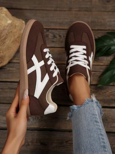 Women's Retro Brown White Lace-Up Sneakers, Casual Breathable Flat-Sole Trainers For Daily Outfit