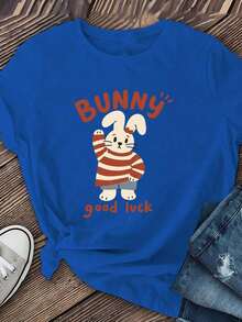 Camiseta de manga corta para mujer con estampado "El Conejo Te Deseara Buena Suerte" |   Suave y transpirable, elasticidad moderada, lavable a máquina, estilo casual, nuevo estilo de verano 2026, cuello redondo, corte regular. - Azul - Ver 2
