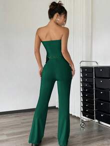 Conjunto de dos piezas con top asimétrico bandeau fruncido de unicolor y pantalones acampanados para mujer - Verde Oscuro - Ver 3