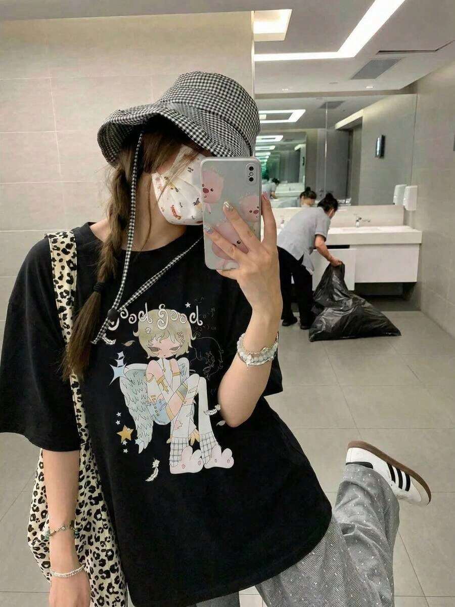 Women's Custom Y2K Style T-Shirt, Oversized And Cute - Casual Short Sleeve T-Shirt With Anime And Angel Graphics, Perfect For Sweet Japanese Style Tops And Summer Streetwear In White - Unisex Vintage Urban Style Loose Fit Cotton Short Sleeve Crew Neck T-Shirt - 黑色 - 查看 1