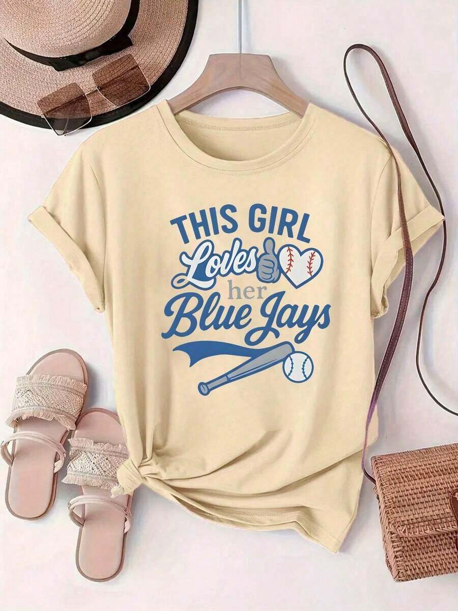 Women's Casual Short-Sleeved T-Shirt, Ideal For Summer Vacation, Featuring A Print Of The Words "THIS GIRL Loves Her Blue Jays", Baseball Design And Letter Print With Heart-Shaped Baseball Graphic, Round Neck. - 杏色 - 查看 1