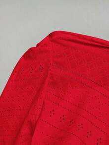 Top tubo con volante en el bajo, unicolor con bordado de ojales - Rojo - Ver 8