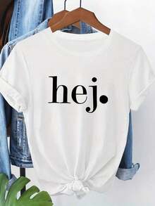 100% Cotton. A Casual Short-Sleeved Crew Neck T-Shirt With A Comfortable Fabric Featuring The Swedish Greeting 'Hej'. Printed On It - 白色 - 查看 7