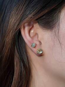 Bông tai đính đá quý màu xanh biển, kiểu dáng tối giản, thanh lịch, được làm thủ công. - Một cặp - Xem 4