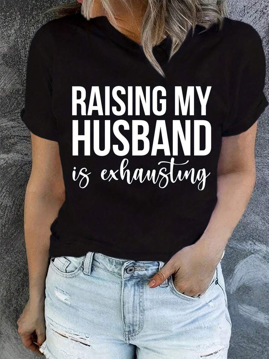 Camiseta gráfica para mujer "Crianar a mi esposo es agotador" - Camiseta casual de verano suave y elástica con estampado de texto llamativo, cuello redondo y manga corta para atuendo informal, camisetas para damas, estilo streetwear, diseño divertido, material transpirable, camiseta con mensaje, para mujeres a la moda, corte relajado, material ligero, para amantes de la moda. - Negro - Ver 1