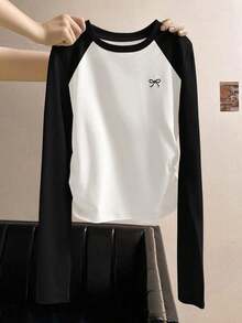 Camiseta casual de manga larga, cuello redondo, con estampado de lazo, color negro para mujer - Blanco y Negro - Ver 8