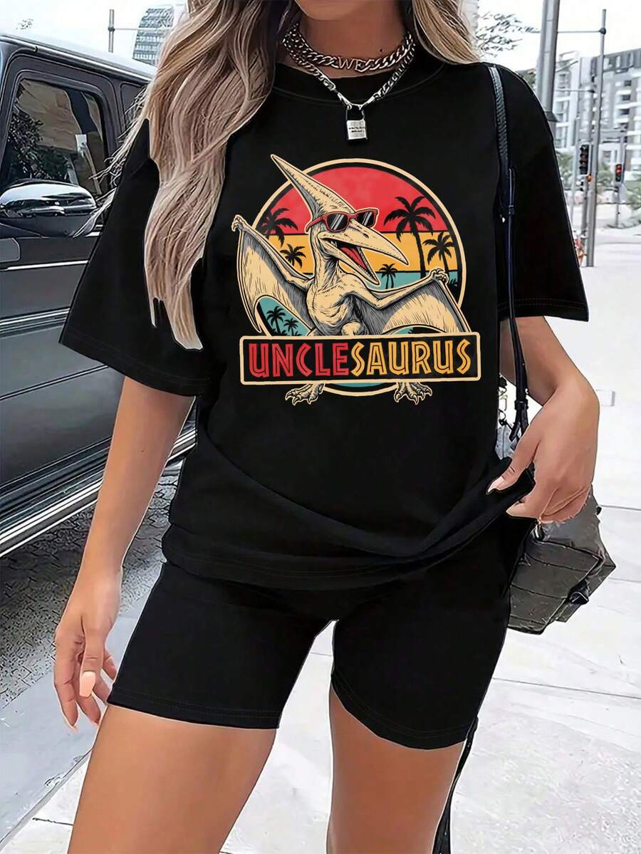1 Piece, Unisex Short Sleeve Crew Neck T-Shirt, 180g, Retro Dinosaur Family Print With Sunset Palm Trees, Y2K Bababask Inspired Style, 100% Pure Cotton, Casual And Versatile For Urban Wear, Daily Outings, Summer, Camping, Concerts, Hip-Hop/Rock/Rap Events And Beachwear. Ideal For Festivals, Autumn, Year-Round Wear And Plus Sizes. - 黑色 - 查看 1