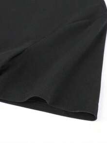 Camiseta de manga corta con cuello redondo y estampado para mujer, corte holgado informal, tela súper suave y cómoda, estilo de moda urbana, camiseta gráfica clásica que combina con todo, top básico diario ligero y transpirable, perfecta para uso diario, vacaciones informales, ir al trabajo, salidas al aire libre, reuniones de fin de semana, compras y actividades de ocio, camiseta casual de gran tamaño y a la moda para damas. ZF40 - Negro - Ver 5