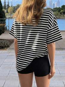 Camiseta casual de mujer  de cuello redondo holgado, camiseta de manga corta de ajuste ceñido con parches a rayas minimalista, adecuada para primavera/verano, ideal para el Día de San Valentín - rayas blancas y negras - Ver 2