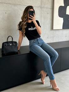 A Great T-Shirt, Haha! Printed T-Shirt - Fun And Comfortable 180g Women's T-Shirt, Perfect As A Gift For Family And Work Gatherings, Summer Casual Wear And An Ideal Choice For Independence Day Celebrations. - 黑色 - 查看 1