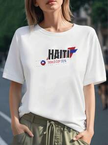 Bandera y emblema de Haití con letras que celebran la pasión nacional por el fútbol y la unidad cultural en la Copa del Mundo 2026 camiseta de mujer 100% algodón - Negro - Ver 6