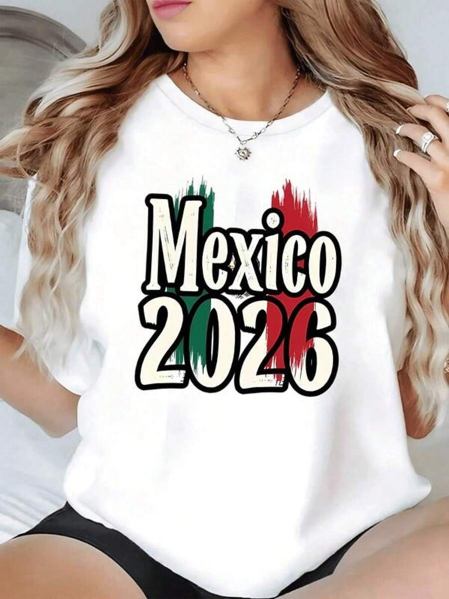 Patrón de letras grandes México 2026 con los colores verde blanco y rojo que simbolizan orgullo nacional pasión por el fútbol y la energía de un país vibrante camiseta de mujer casual cómoda para uso diario - Negro - Ver 1