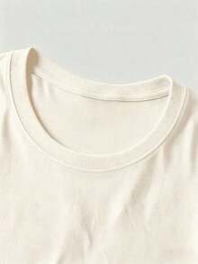 Bonita camiseta de color crema con corazones multicolores y detalles románticos, ideal para looks dulces y casuales. - Blanco - Ver 11