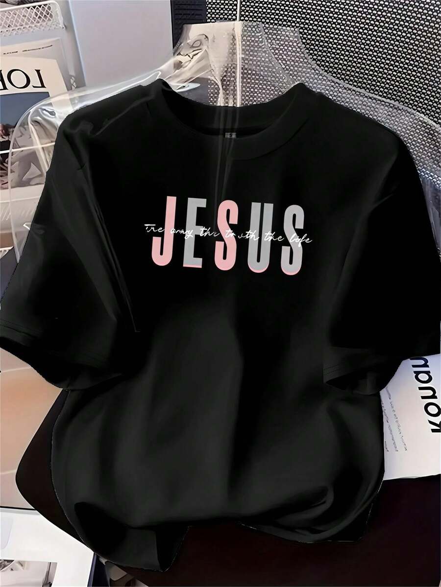 Plus Size Women's Casual Printed T-Shirt, Fashionable Short Sleeve Top With Printed Base, Soft, Versatile, With A Creative "JESUS" Letter Pattern. Printed T-Shirt Suitable For Daily Wear, Outdoor Activities, Casual And Festive Occasions. - 黑色 - 查看 1