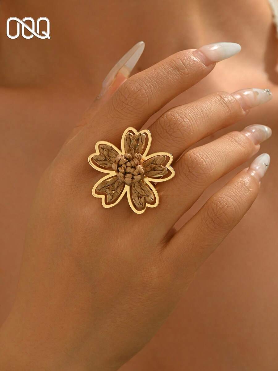 OOQ 1pc Vacation Style Five-Petal Raffia Flower Open Ring, Adjustable Size Portable Colorful Floral Ring For Women, Bridesmaid Gift, Friend Gift (Handmade Raffia Weaving, Shape & Direction Random) - Brown - View 1
