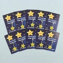 5个/10个装黄色小星星钥匙扣，附带励志卡片，上面写着“为你骄傲！你就是明星！”。非常适合用来表达鼓励和认可，是生日、周年纪念日、毕业典礼、返校季的绝佳礼物。 - 彩色 - 查看 4