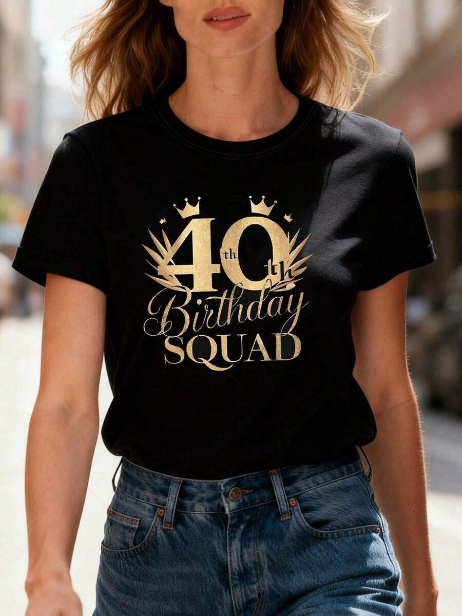 Suave, transpirable y ligera para comodidad durante todo el día. Camiseta de manga corta con cuello redondo para mujer con estampado gráfico "40Th Birthday SQUAD", perfecta para salidas informales, regalos navideños, reuniones de amigos, fiestas de música y atuendos de vacaciones. Cuello redondo clásico con un corte relajado que favorece todas las formas del cuerpo y es fácil de combinar con jeans, shorts y leggings. - Negro - Ver 1