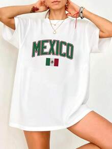 Loose Mexican National Symbol With Green Letters, Red Border, And Tricolor Flag That Evokes National Pride On A Women's T-Shirt Made Of 100% Soft Cotton. Basic Crew Neck Cotton T-Shirt For Women - 白色的 - 查看 1