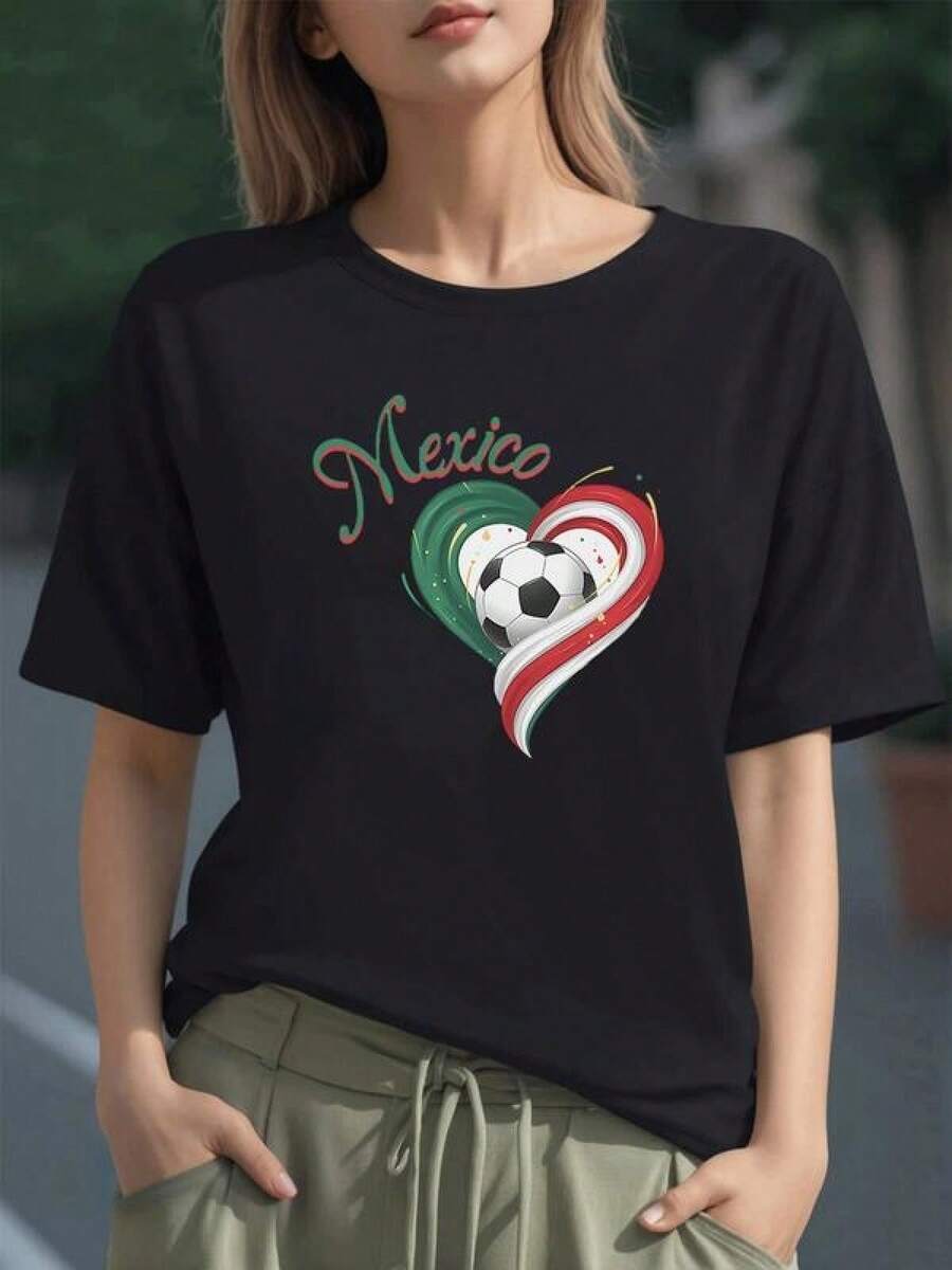 Corazón tricolor con balón de fútbol simbolizando pasión por México y orgullo nacional camiseta para mujer 100% algodón cómoda y resistente - Negro - Ver 1