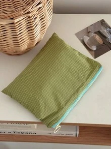 1个撞色格纹图案女孩化妆包手拿包，时尚简约风格设计，可收纳蓝牙耳机、手机、零钱包，多功能化妆刷、护肤品、洗漱用品，也可作钥匙包使用。适合女性/女孩/青少年/学生日常使用，可用于外出、购物、旅行、居家和宿舍等场合。也是节日礼物、惊喜礼物送给家人朋友、教师节礼物、妈妈礼物等的理想之选。 - 彩色 - 查看 13